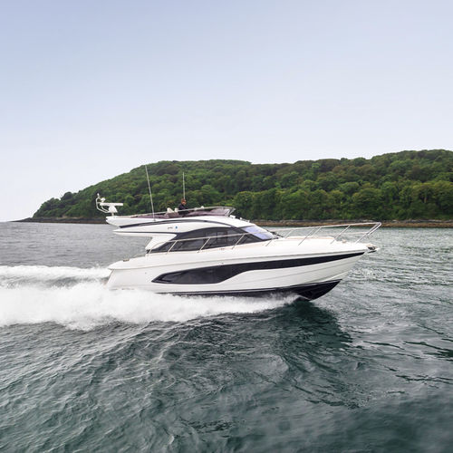 Barco cabinado intraborda - F45 - Princess - bimotor / de desplazamiento / con fly