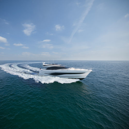 Yate a motor de crucero - S72 - Princess - con fly / con 4 camarotes / con 8 literas