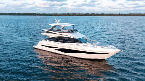 Yate a motor de crucero - F65 - Princess - con fly / con 3 camarotes / con 4 camarotes