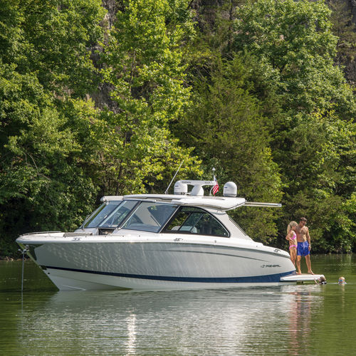 Barco cabinado intraborda - LS36 - Regal - bimotor / con doble consola / bow-rider