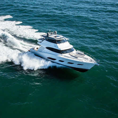 Yate a motor de crucero - 72  - Riviera - de deporte / offshore / con fly cerrado