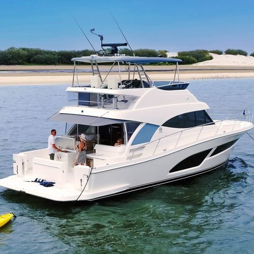 Yate a motor de pesca - 46  - Riviera - con fly / con 2 camarotes