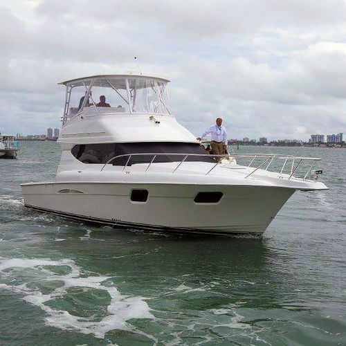 Barco cabinado intraborda - 43  - Silverton - diésel / bimotor / con fly