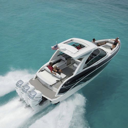 Runabout fueraborda - 330  - Formula - intraborda / con doble consola / bow-rider