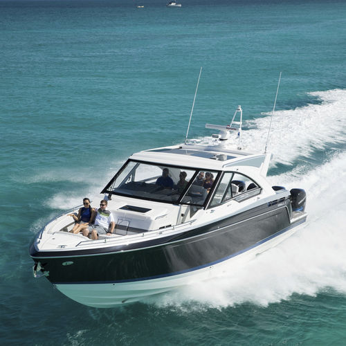 Barco cabinado fueraborda - 400 Super  - Formula - cuatrimotor / con hard-top / bow-rider