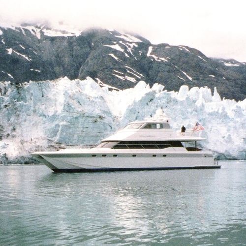 Yate a motor catamarán - NORTHSTAR - Warwick Yacht Design - de crucero / con fly cerrado / casco de planeo
