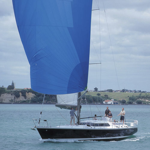 Yate de vela de crucero - SHAHTOOSH - Warwick Yacht Design - con 2 camarotes / con deck saloon / con center cockpit
