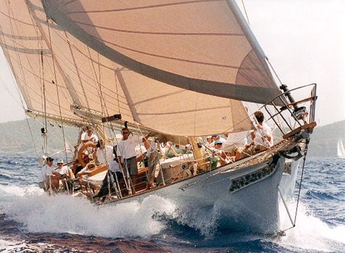 Yate de vela clásico - S/V RADIANCE - Legendary Yachts - con center cockpit / queche