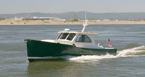 Barco cabinado intraborda - M/V ESCORT - Legendary Yachts - diésel / lobster / semi-custom