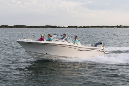Runabout fueraborda - Freedom 215 - Grady-White - bow-rider / con doble consola / de wakeboard