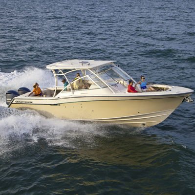 Barco cabinado fueraborda - Freedom 335 - Grady-White - bimotor / open / bow-rider