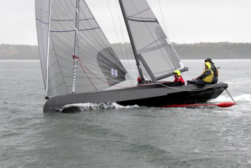 Velero de regata - SPEEDDREAM - Lyman Morse - con quilla pendular