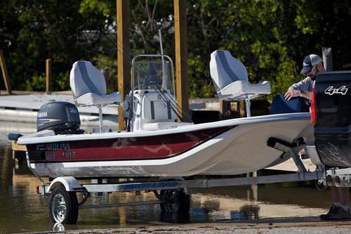 Bay boat fueraborda - 13 JV SS - Carolina Skiff - con consola central / de pesca deportiva / 3 personas máx.