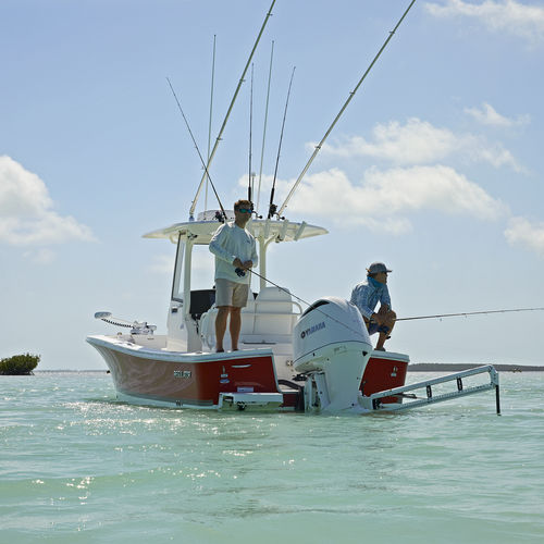 Barco open fueraborda - 26 XO - Regulator - con consola central / crossover / de pesca deportiva