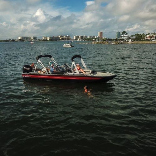 Deck-boat fueraborda - Super Lounge Easy - SeaArk Boats - open / con doble consola / de esquí acuático