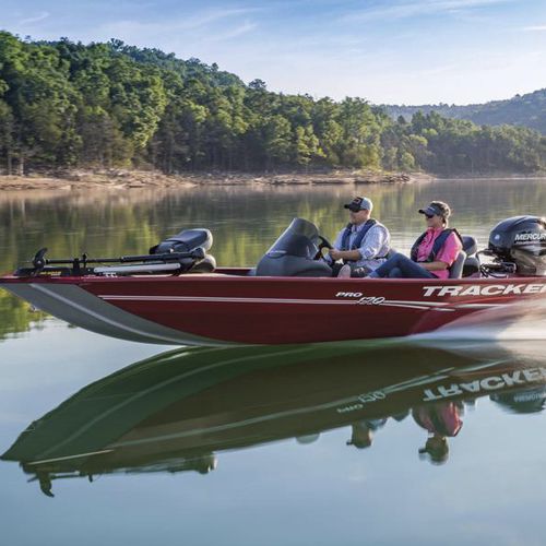 Bass boat fueraborda - PRO 170 - Tracker - con consola lateral / de pesca deportiva / de aluminio