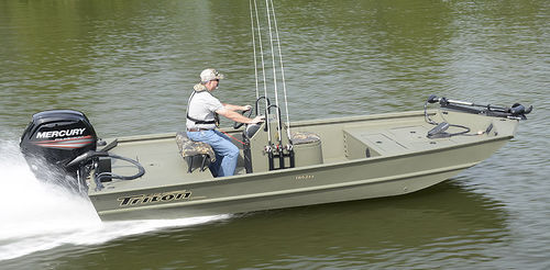 Jon boat fueraborda - 1862 CC - Triton Boats - con consola central / de pesca deportiva / de aluminio