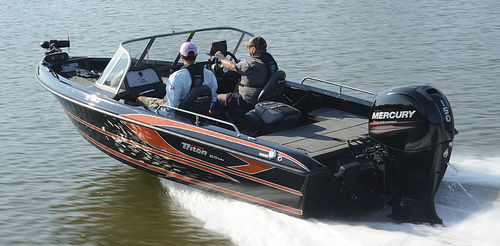 Bay boat fueraborda - 186 FISHUNTER - Triton Boats - con doble consola / de pesca deportiva