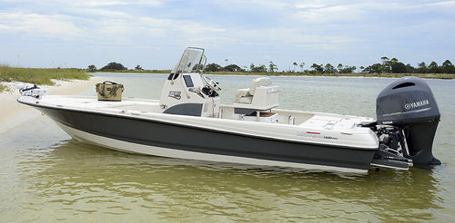 Bay boat fueraborda - 220 LTS PRO - Triton Boats - con consola central / de pesca deportiva / 7 personas máx.