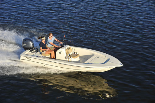 Bay boat fueraborda - 177 XSS - Scout Boats - open / con consola central / de pesca deportiva
