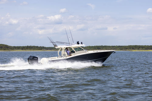 Barco cabinado fueraborda - 400 LXF - Scout Boats - bimotor / open / con consola central