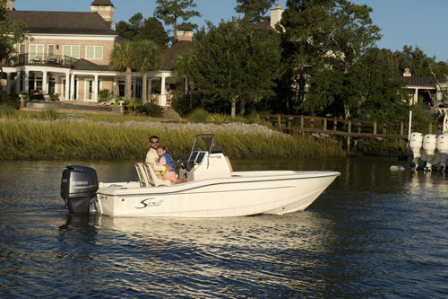 Barco open fueraborda - 175 Sportfish - Scout Boats - con consola central / de pesca / de pesca deportiva