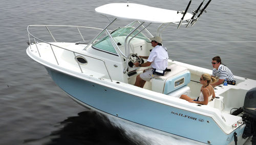 Walkaround fueraborda - 220 WAC - Sailfish - con consola central / de pesca deportiva / 8 personas máx.