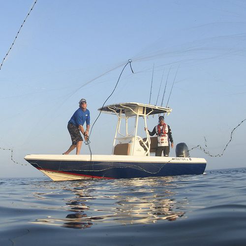 Bay boat fueraborda - SX2250 - Skeeter - con consola central / de pesca deportiva / 8 personas máx.