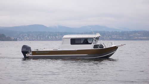 Barco de motor de pesca-paseo fueraborda - 26' SS PILOTHOUSE - Wooldridge - con caseta de timón / offshore / de aluminio