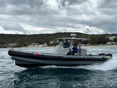 Barco profesional intraborda - 1000 RAFALE - Sillinger - de aluminio / de poliéster / semirrígido