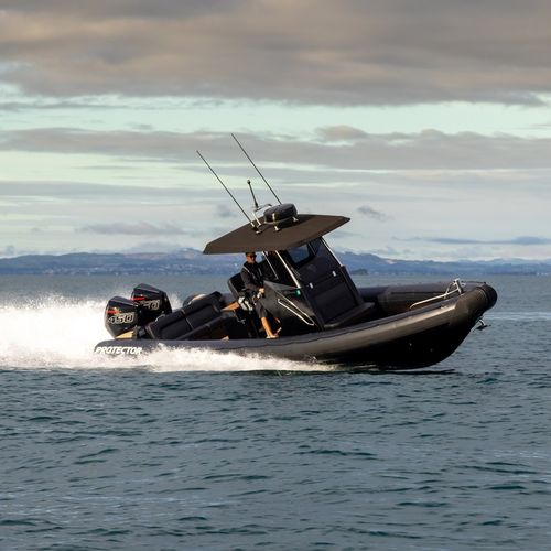 Embarcación neumática fueraborda - 330 CHASE - Protector - bimotor / RIB / con consola central