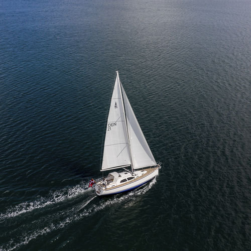 Velero de crucero - 360 DS - Nordship - con 2 camarotes / con center cockpit / con bauprés