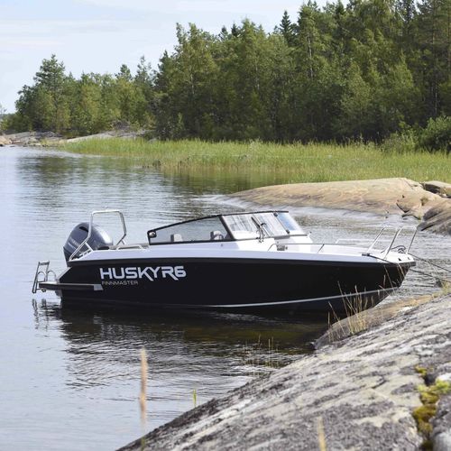 Runabout fueraborda - HUSKY R6 - Finnmaster Boats Oy - con doble consola / bow-rider / open