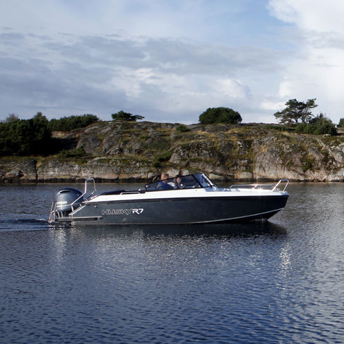 Runabout fueraborda - HUSKY R7 - Finnmaster Boats Oy - con doble consola / bow-rider / open