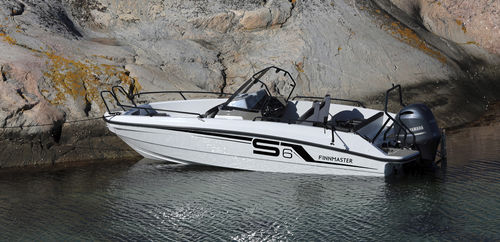 Barco open fueraborda - S6 - Finnmaster Boats Oy - con consola central / de aluminio / 7 personas máx.