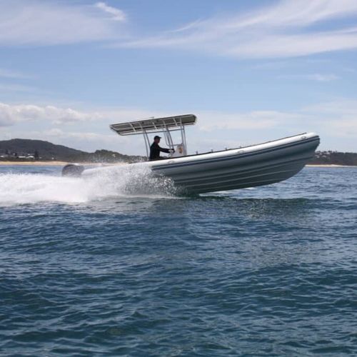 Barco profesional barco utilitario - F28 - AB Inflatables - fueraborda / de PRFV / embarcación neumática semirrígida