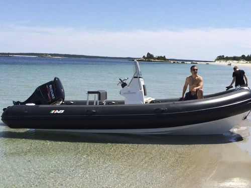 Barco profesional barco utilitario - F19 - AB Inflatables - fueraborda / de PRFV / embarcación neumática semirrígida