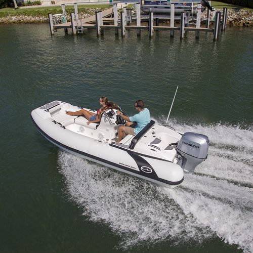 Embarcación neumática fueraborda - Generation 450 DLX - Walker Bay Boats - semirrígida / con consola central / open