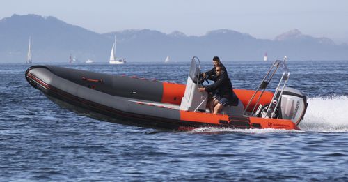 Barco profesional barco de vigilancia - FAST-750 - Narwhal - barco de búsqueda y rescate / fueraborda / embarcación neumática semirrígida