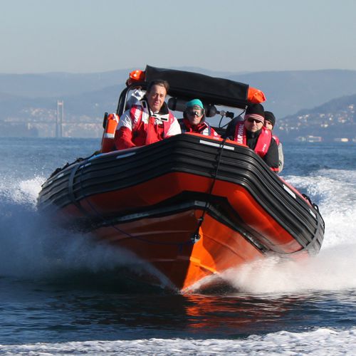 Barco profesional barco de salvamento - SV-750  - Narwhal - fueraborda / embarcación neumática semirrígida