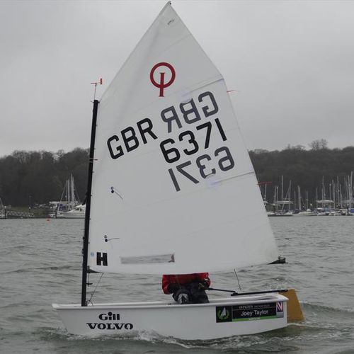 Barco de vela ligera individual - Ovington - de regata / Optimist