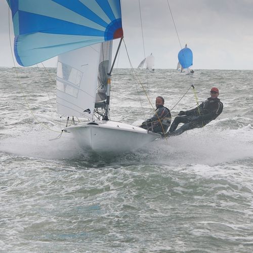 Barco de vela ligera doble - Ovington - de regata / con un trapecio / 505