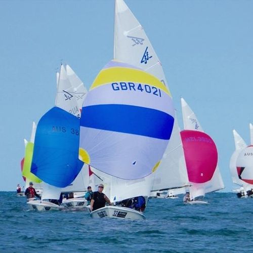 Velero de quilla deportivo - F15 - Ovington - de carbono / con bauprés / Flying Fifteen