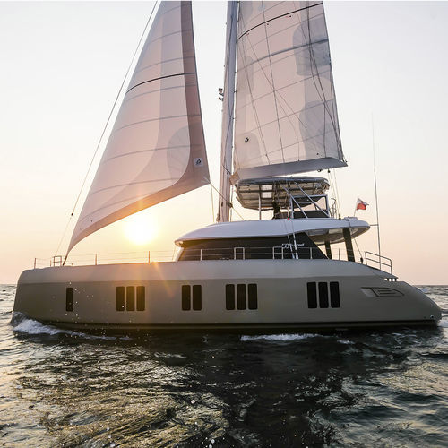Yate de vela catamarán - Sunreef 50 - Sunreef Yachts - con 5 camarotes / con popa abierta / con fly