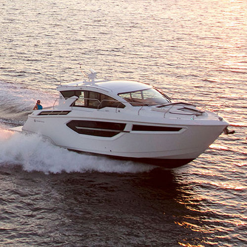 Barco cabinado intraborda - 42 CANTIUS - Cruisers - diésel / con hard-top / de crucero