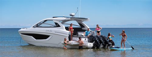 Barco cabinado fueraborda - 42 GLS OB - Cruisers - trimotor / con hard-top / bow-rider