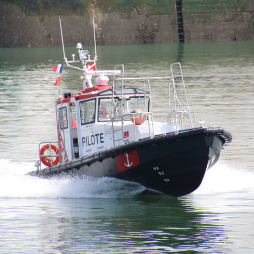 Barco profesional embarcación piloto - BELCINAC - Chantier Naval Delavergne - intraborda / de aluminio / con casco rígido