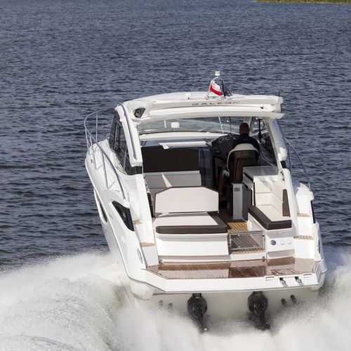 Barco cabinado intraborda - 335 HTS - Galeon - bimotor / con hard-top / de crucero