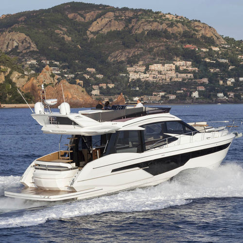 Yate a motor de crucero - 500 FLY - Galeon - clásico / con fly / con 3 camarotes