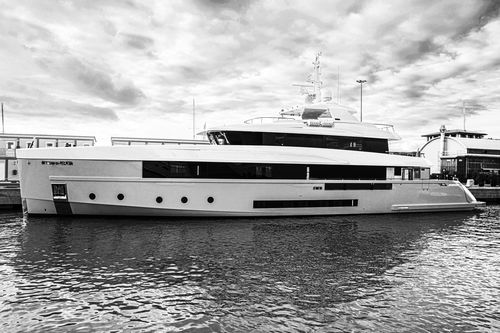 Megayate de crucero - M/Y CROCUS - Admiral yachts - raised pilothouse / con 10 camarotes / de aluminio
